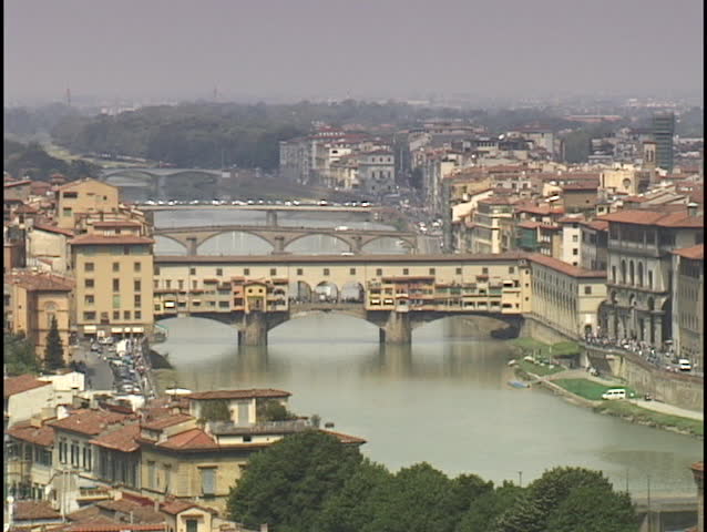 The Armor River flows through Florence, Italy.