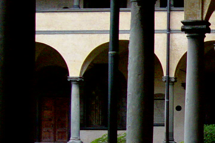 daytime video walking around an outdoor building square in Florence, Italy
