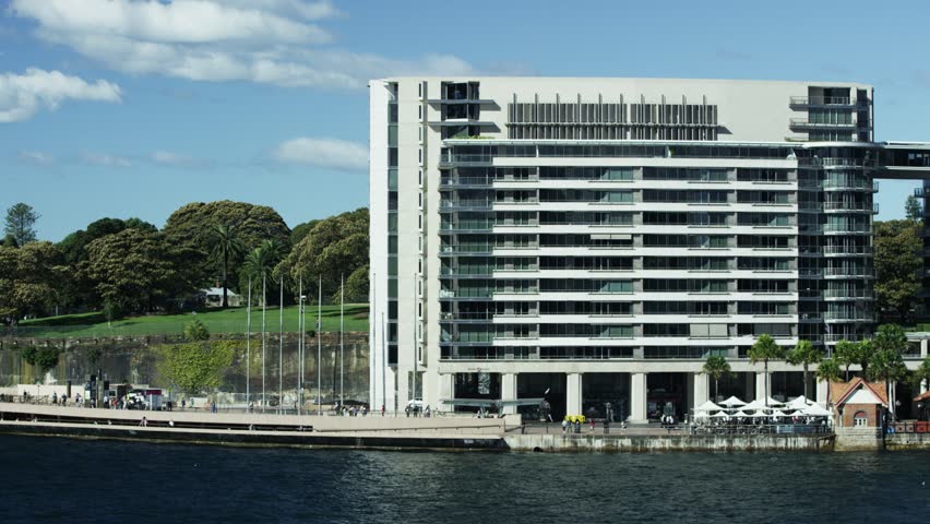 Sydney Building and Park on the Edge of the Harbour