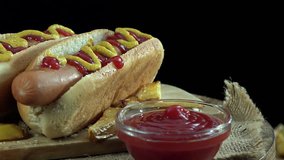 Rotating Hot Dogs (4K; seamless loopable)