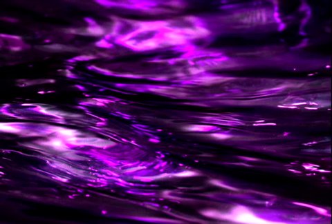 Purple water. Фиолетовая вода. Фиолетовая жидкость. Красивый фиолетовая вода. Пурпурная вода.