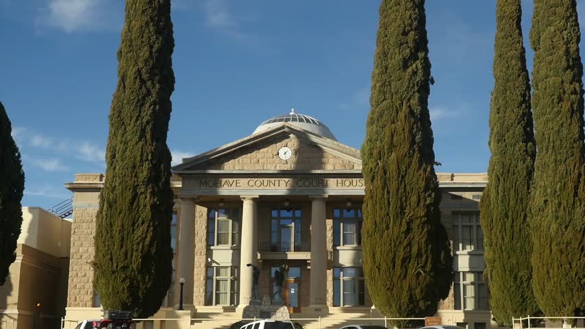 A small town court house in Kingman, AZ