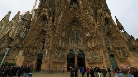 Barcelona La Sagrada Familia Tilt 4K