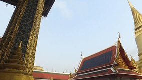 Video/timelapse of The emerald Buddha temple, Bangkok, Thailand