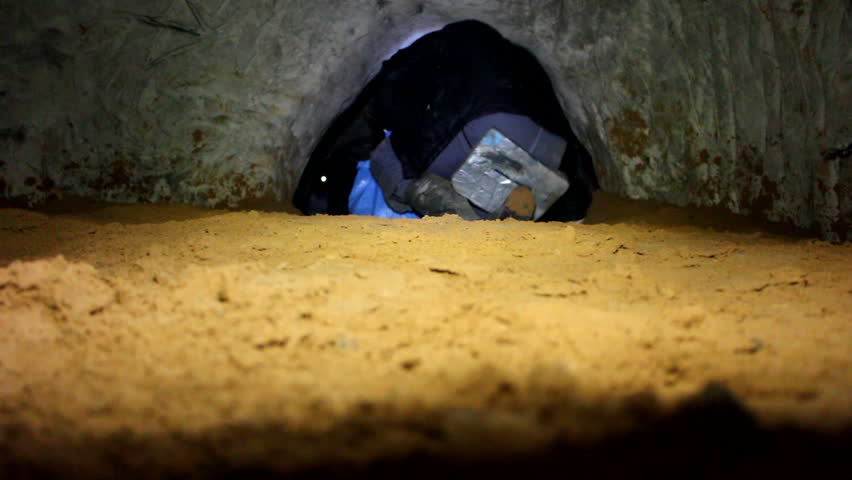 Cavers go in old adit for extraction of sand
