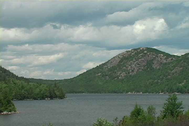  A zoom-out on Jordon Pond in Acadia National Park
