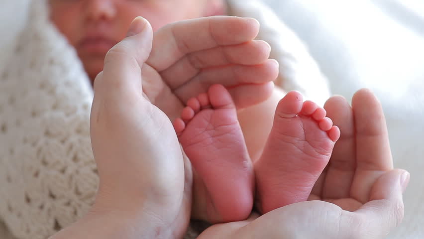 baby feet photo