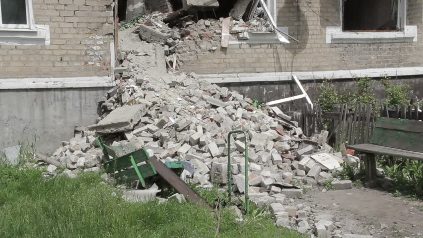 destroyed house war