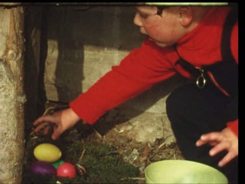 Easter eggs (Vintage 8 mm amateur film) Stock Video