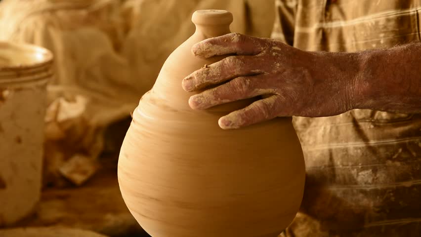 Traditional Pottery Making in Bahrain 스톡 동영상 비디오(100% 로열티 프리) 14981818 | Shutterstock