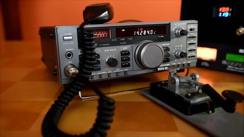 Radio amateur transceiver working Morse code.