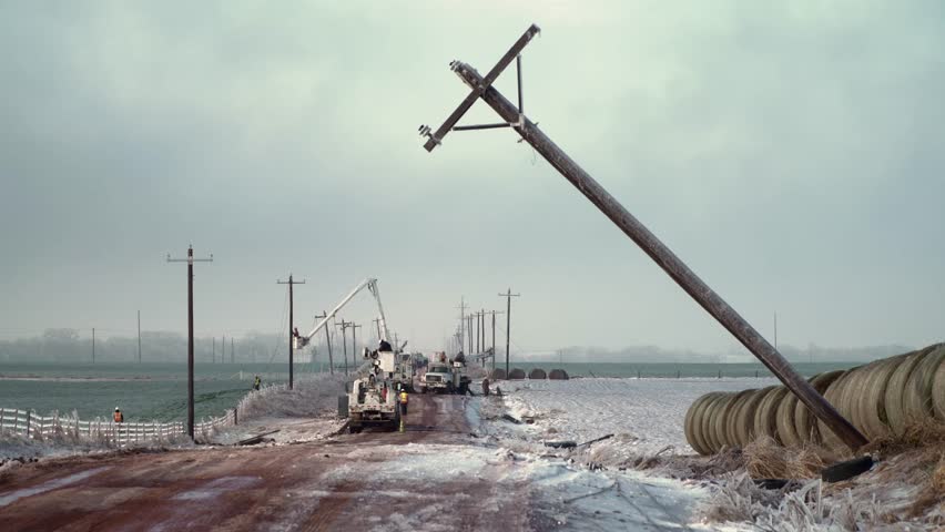 Powerline workers in ice storm 1