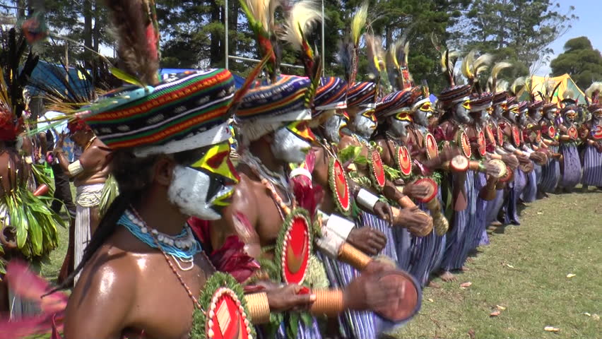 DEI, PAPUA, NEW GUINEA - AUGUST 15, 2015: Tribal show
