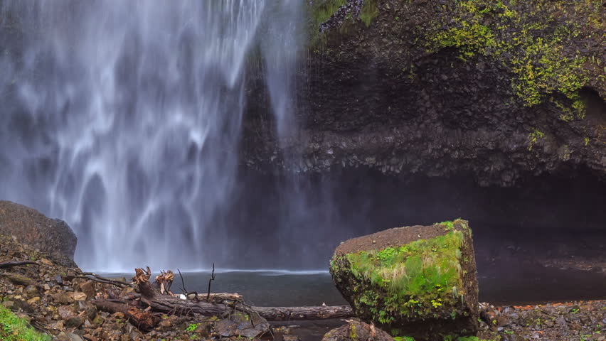 Multnomah Falls, Columbia River Gorge, Oregon, USA