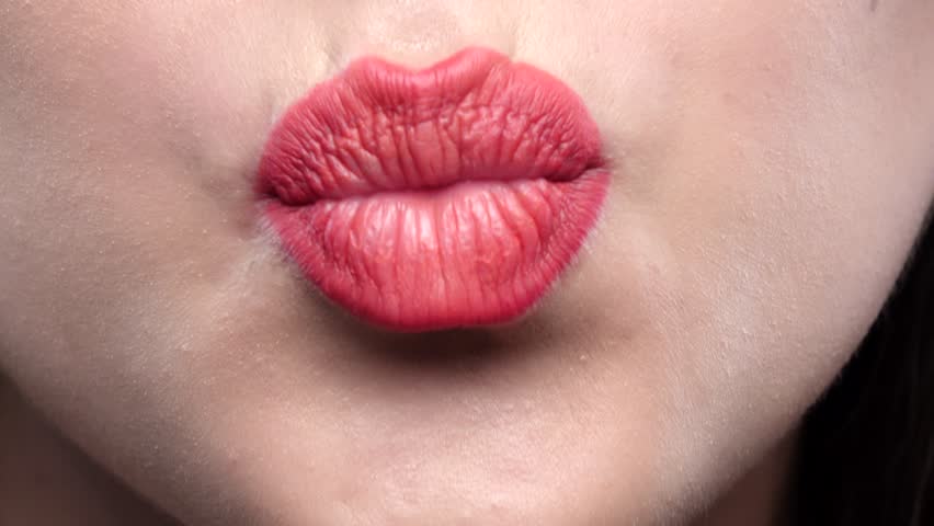 Beautiful Sexy Red Lips Giving Kiss: стоковое видео (без лицензионных плате...