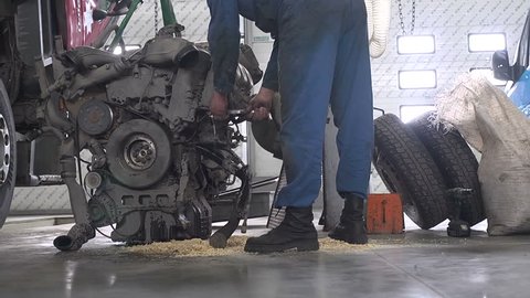 Service worker repairs engine