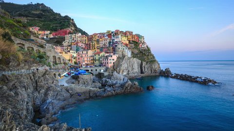 Manarola is one of the oldest and most beautiful towns in the Cinque Terre, Italy(30fps)