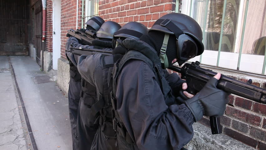 Special Forces securing door