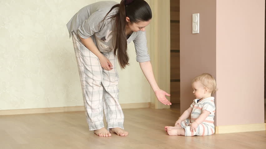 one year baby walking
