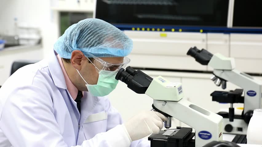 A Researcher Working with Microscope 스톡 동영상 비디오(100% 로열티 프리) 15943936 | Shutterstock