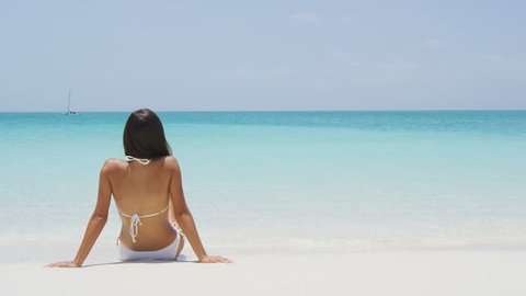 Beach Vacation People Woman の動画素材 ロイヤリティフリー Shutterstock