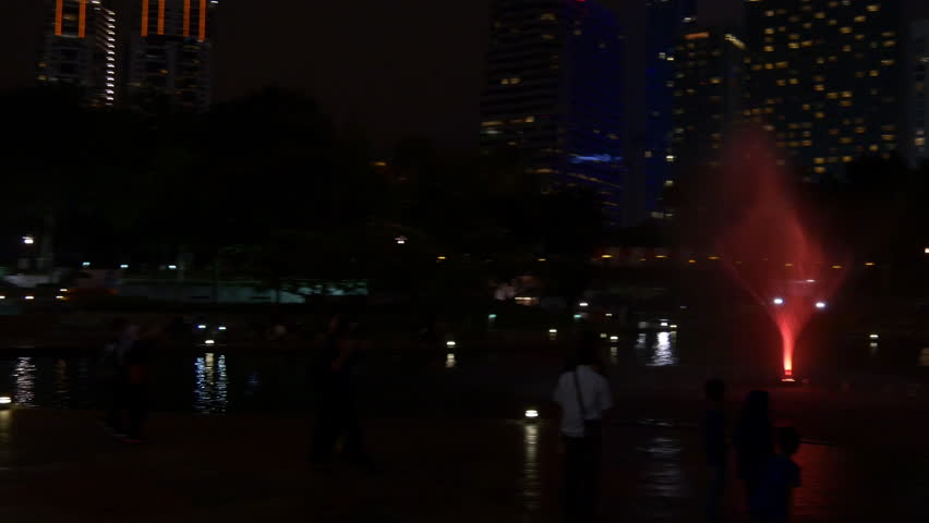 night music light fountain show kuala lumpur suria klcc mall panorama malaysia