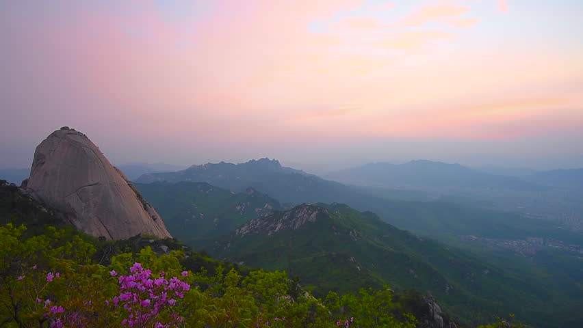 Morning peak in the summer sun and the beautiful flowers, beautiful mountains, South Korea.
