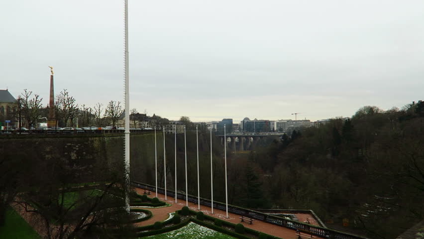 Luxembourg City, Luxembourg – winter 2016. Panning from Passerelle bridge to Boulevard Franklin Delano Roosevelt.
This is a major arterial road before Monument du souvenir.
