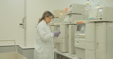 scientist working in a lab on developing a coronavirus vaccine