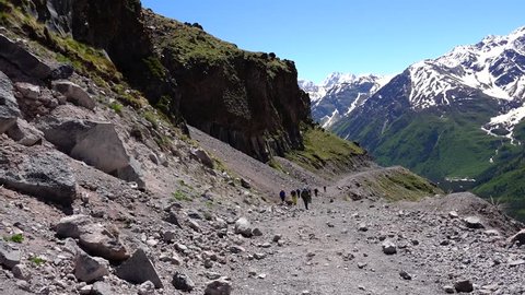 Climbers are preparing to climb Mount Elbrus