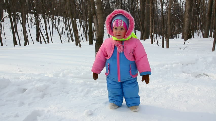 baby girl in winter park