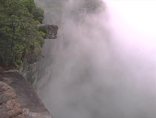 Keituer waterfalls #8 - pan along edge