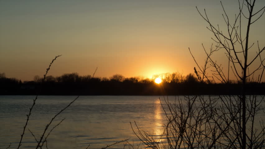 Riverside Sunset Time-lapse - Natural Beauty & Universal Concept in Montreal
