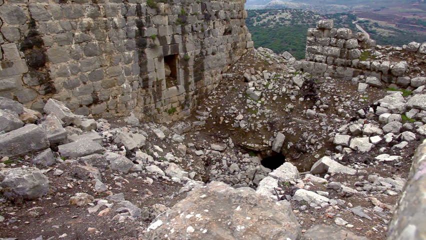 Dolly slider move right to left of the absolute ruin of part of Nimrod Fortress