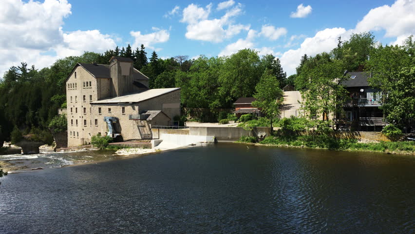 4K UltraHD Real time view of Elora, Ontario riverfront