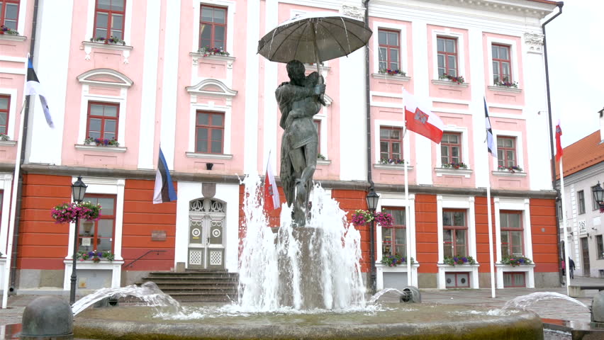 The fountain statue with water infront of the old city hall of Estonia GH4