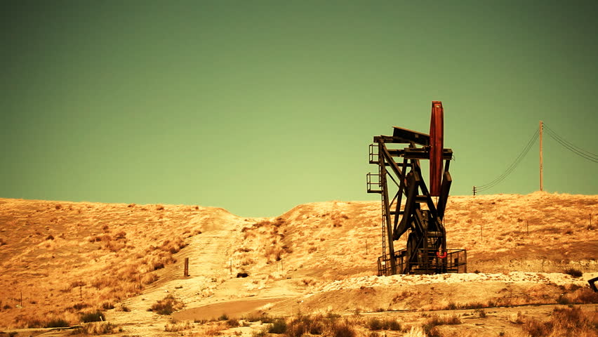 Oil Pump in the Desert - HD Loop