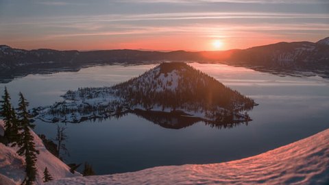 Sunrise, wide angle landscape time lapse Crater Lake National Park, Oregon, Winter Snow Arkivvideo
