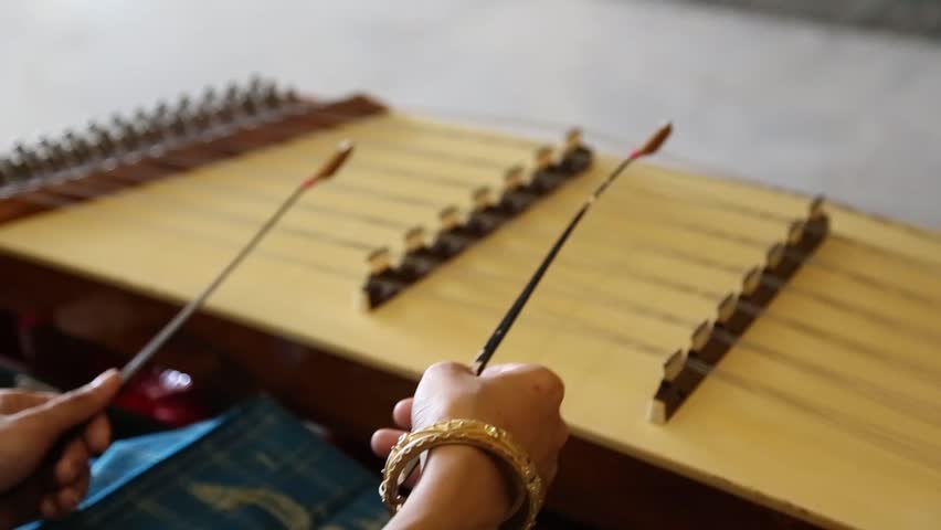  Thai dulcimer