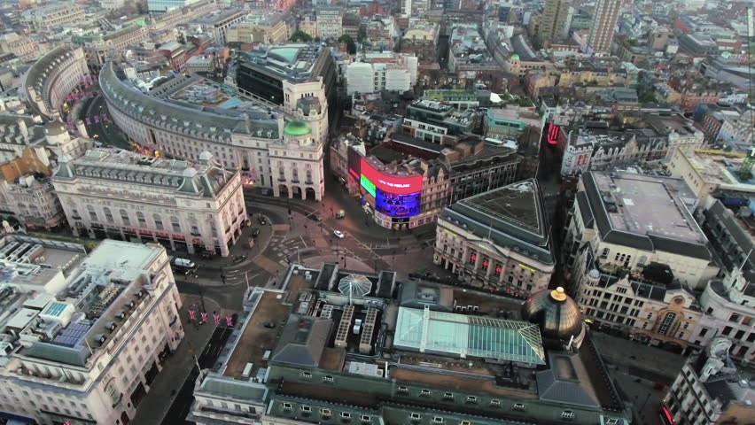 Таймсквер нью-йорк. Польша достопримечател краков. Гарлем район нью-йорка. Центре манхэттена на таймс-сквер и на 5-ой авеню. Around square.