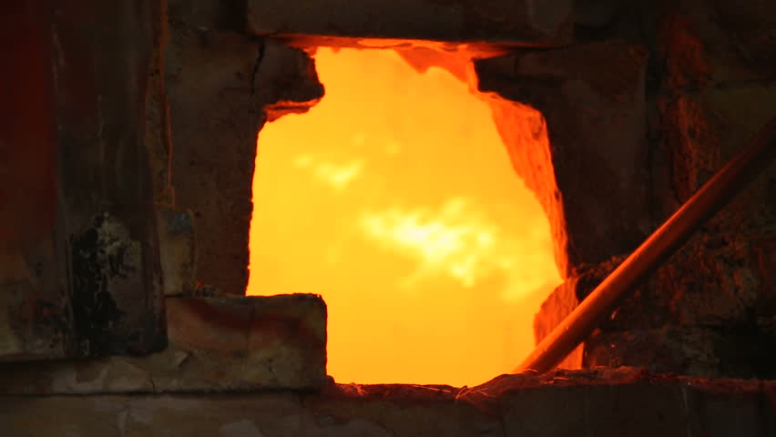 metal fundido saliendo del horno líquido: video de stock (totalmente libre  de regalías) 24971414 | Shutterstock