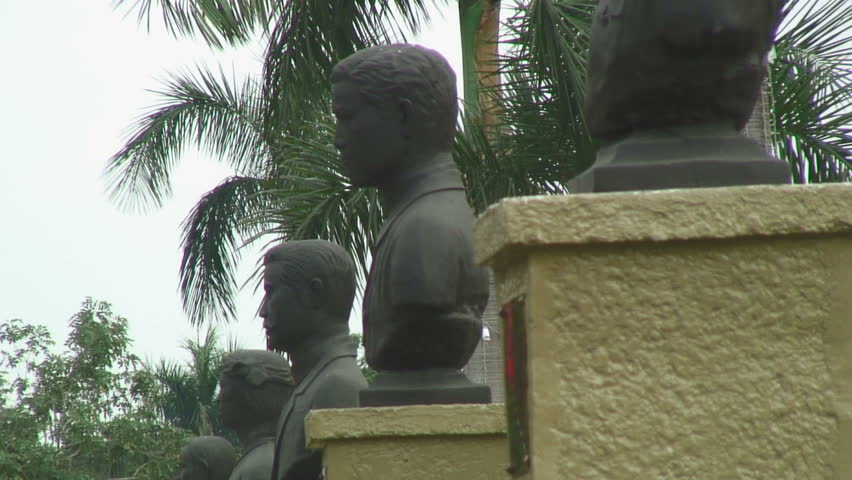 Zoom Out View Of Beautiful Statues Manila, Philippines