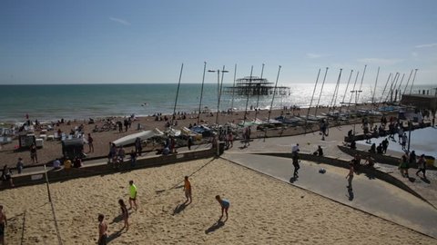 Ocean: Wide shot of Brighton Beach, England