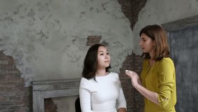 Beautiful model gets a professional makeup done by a visagist. Super video.