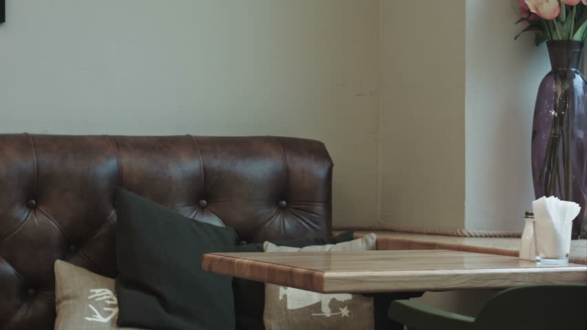 Business woman come in cafe and make order