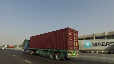 DUBAI DRIVE_21 (Truck Passing)
