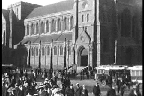 A busy intersection in front of St. Paul\xEAs Cathedral in 1910 in Melbourne, Australia. (1910s)