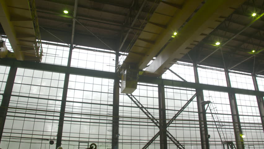 the crane in the workshop