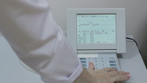 Checking human lung volume on the machine spirometer