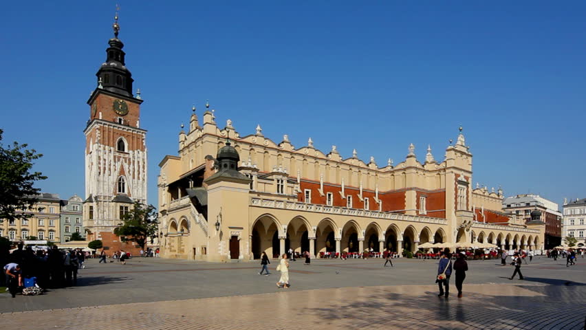 Cloth Market and Town Hall 스톡 동영상 비디오(100% 로열티 프리) 1882435 | Shutterstock
